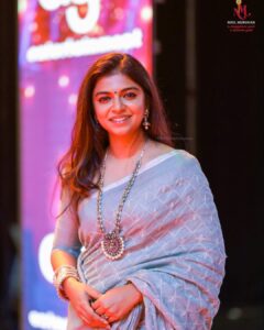 Raveena Ravi Instagram - In love with this saree💙 And Unforgettable day! #lovetoday #lovetoday100days ❤️ @onlynikil PC : @lokesh_photos 🙏🏻😄