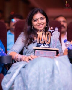 Raveena Ravi Instagram - In love with this saree💙 And Unforgettable day! #lovetoday #lovetoday100days ❤️ @onlynikil PC : @lokesh_photos 🙏🏻😄