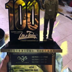 Raveena Ravi Instagram - Never in my life I thought I’ll be a part of #100days movie ! It’s truly a historical success in this current trend of a film’s theatrical run❤️🙏🏻 #lovetoday #100daysoflovetoday #lovetoday100days