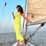 Reba Monica John Instagram – Went sailing for the first time and that too in Aamchi Mumbai, can you imagine ! 

what a joyous experience✨🤩
P.c @mehalkejriwal5 💥

#sailing #mumbaidiaries #seaandsky #serenity #withthebestgirls