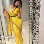 Reba Monica John Instagram - When you drape a saree yourself, you can’t help but feel proud. Won’t you agree? Achievement unlocked 🥹 ✨ #dostkishaadi #sangeetnight #readytorockandroll #whatafunnight