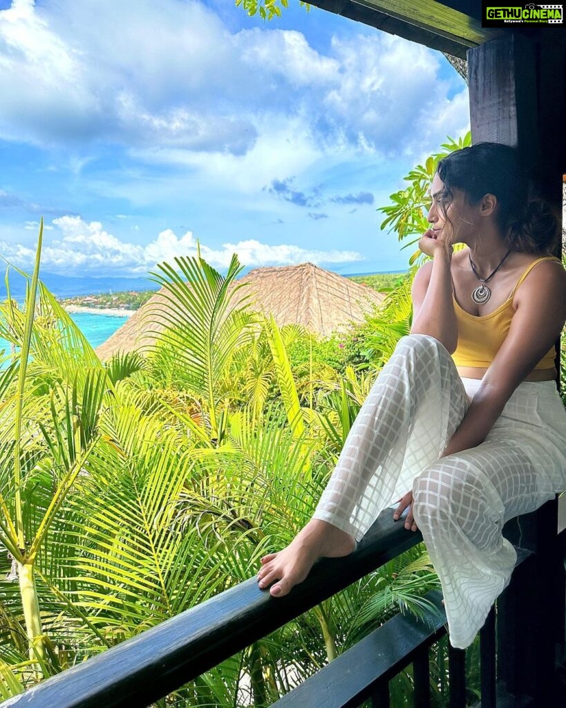 Reba Monica John Instagram - “ Cause you’re too good to be true, I can’t get my eyes off of you! “ ✨ Nusa lembongan, being a tiny part of our bali itinerary, has been a total delight of an experience to say the leassst and the views from my hotel was nothing short of breathtaking! You can see for yourself! There’s so much more I want to show, a reel maybe? ✨🥹 #baliindonesia #throughmyeyes #travelwithme #smallwonder #detoxing Batu Karang