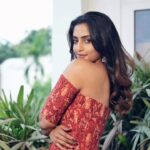 Reba Monica John Instagram - Cause every outfit I love deserves a slo mo reel 💥 Agreed? Samajavaragamana promotions in full swing! Coming to you May 18th onwards ✨😍 #slowmotion #summervibes #reelitfeelit #indowestern #may18threlease