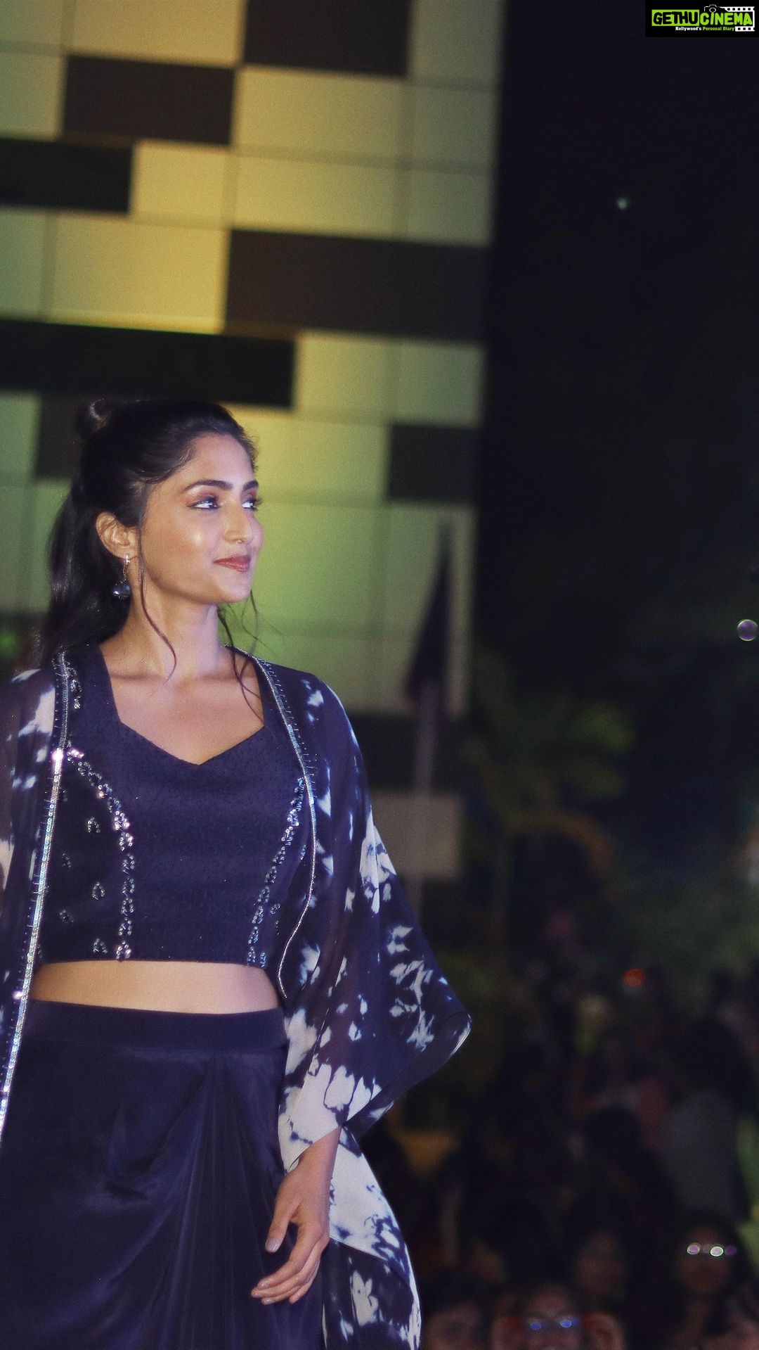 Reba Monica John Instagram - When Team Samajavaragamana visited Malla Reddy Girls college to release our first song β What To Do β ! Loveee meeting youngsters cause thereβs so much positive energy and warmth, and I was truly honoured by the all that love and reception π cannot wait to interact with more of you as the days go by β¨ Samajavaragamana in theatres May 18th π₯ Wearing @smriti.studio π Hair @prakash_kasara #collegelife #collegevisit #youngsters #thefutureisfemale #samajavaragamana #releasingsoon