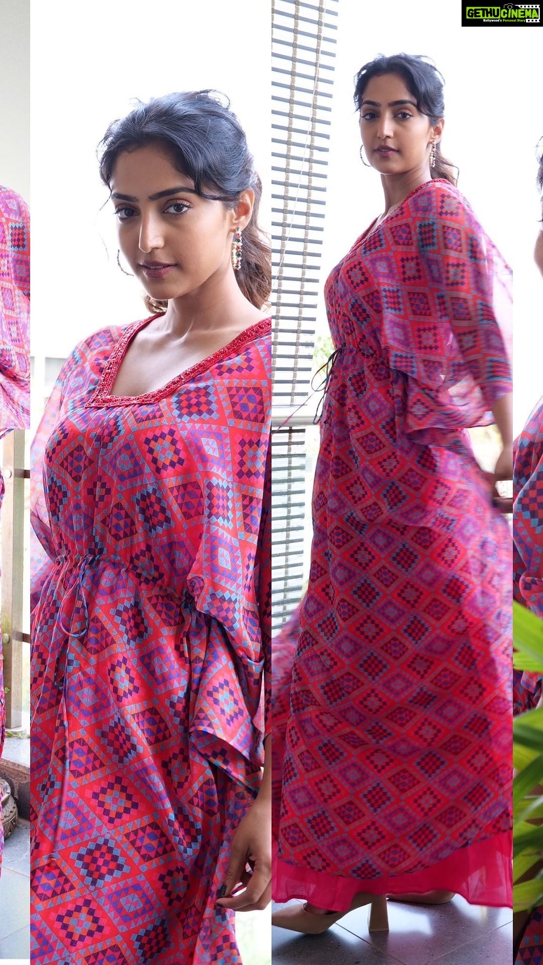 Reba Monica John Instagram - This song cover is soooo cute no, just like the Kaftan I’m wearing by @zeelsshahofficial 🌸✨ Promotions in full swing for my next Samajavaragamana in Telugu, releasing on May 18th. Get ready for a roller coaster Summer 💥 Hairstyling and Video credits @prakash_kasara #summervibes #kaftan #pinkpinkpink #reelitfeelit #samajavaragamana