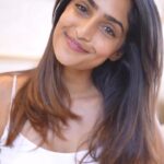 Reba Monica John Instagram - After being a fan of the Hyaluronic Acid range for so long I decided to try the new Hyaluronic Acid Eye Serum from L’Oréal Paris. Its dermatologically validated formulation contains Hyaluronic Acid, Caffeine and Niacinamide which gives you fresher and younger looking eyes in just 2 weeks. Use the full L’Oréal Paris Hyaluronic Acid range for hydrated, plump and smooth skin. Go try it for yourself. #DePuffwithHA @lorealparis @mynykaa #Collab #DePuffwithHA #PowerofHA