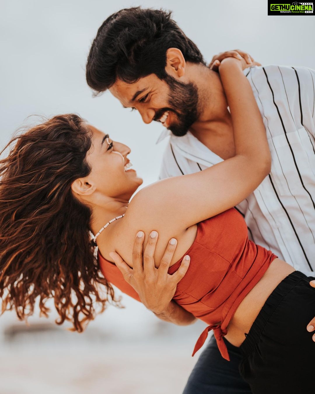 Reba Monica John Instagram - The idea of having the same valentine every year for the rest of your lifeeeee? If it’s this much fun, then I’m game ❤️ Happy Valentine’s Day, lovelies. May you all find the love that you seek ✨ @joemonjoseph #happyvalentinesday #forevervalentine #alwaysafuntimetogether