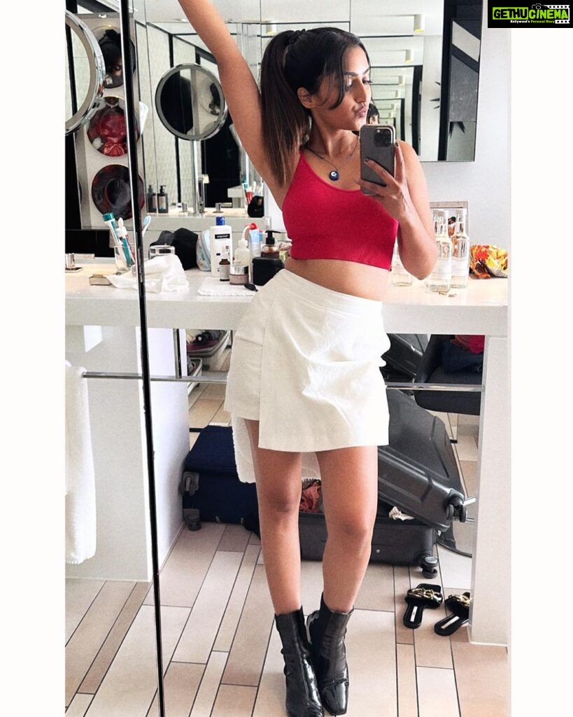 Reba Monica John Instagram - Loveee wearing these spunky Skirt plus shorts = skorts these days 😅✨ For all those who call it a towel, you’re canceled 🤣 #holidaylook London, United Kingdom