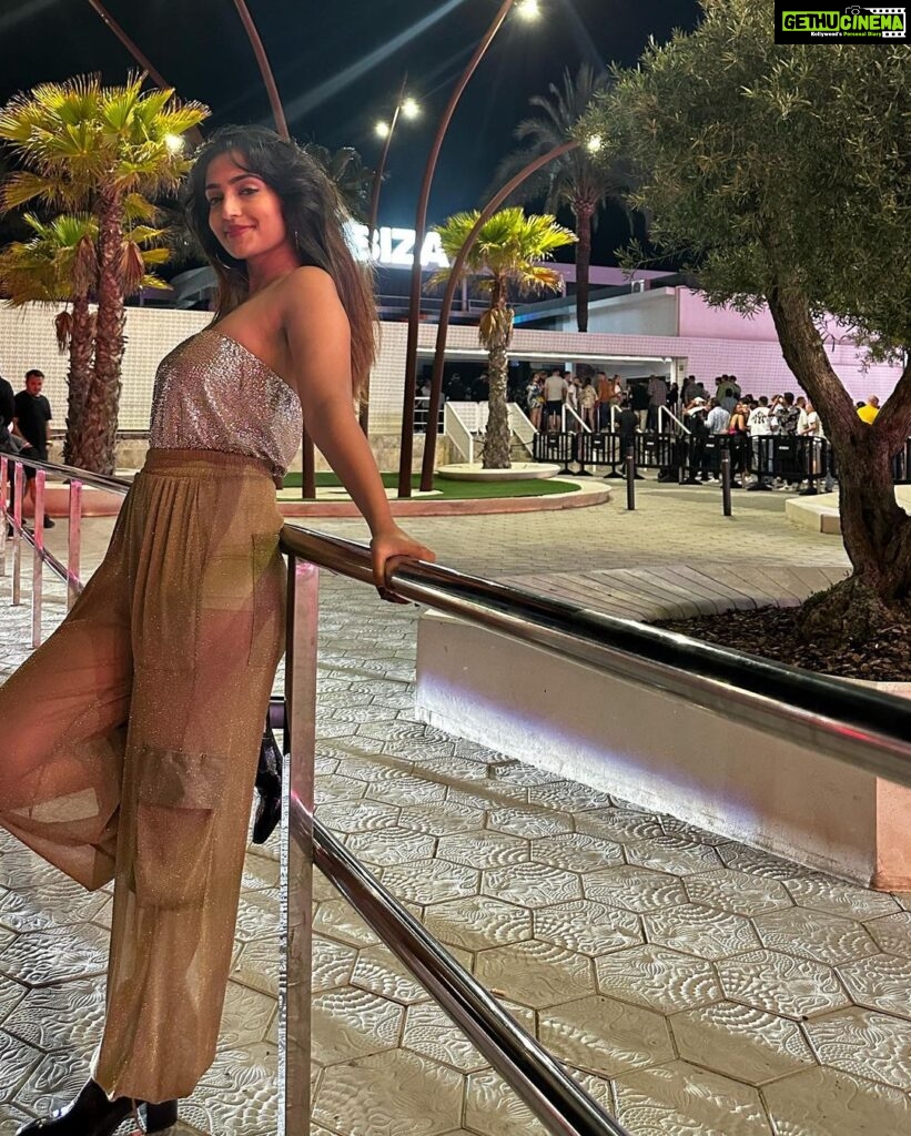 Reba Monica John Instagram - Glammmm in IBIZAAAA… ✨ Ibiza is an experience for sure. For people who love to unwind the party hard style, this is the place for you! Honestly, I might just skip this for a long time cause that’s how much I soaked in all of the craziness 😅 #ibizastyle #eurotrip #throughmyeyes #wedidnottakeapillinibiza