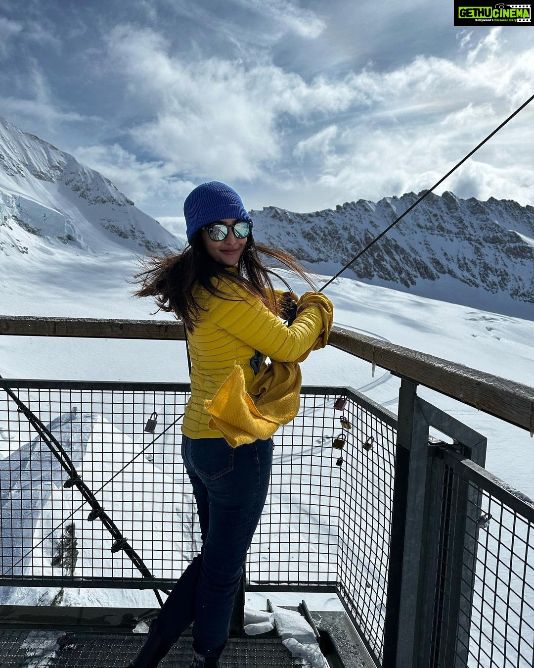 Reba Monica John Instagram - Had some special filmy moments in Switzerland 💕🥹 best time ever with the best tribe-Familia ✨ #europetravel #lifethroughthelens #swissmountains #breathtaking #wanderlust #jungfraujoch🇨🇠Jungfrau - Switzerland