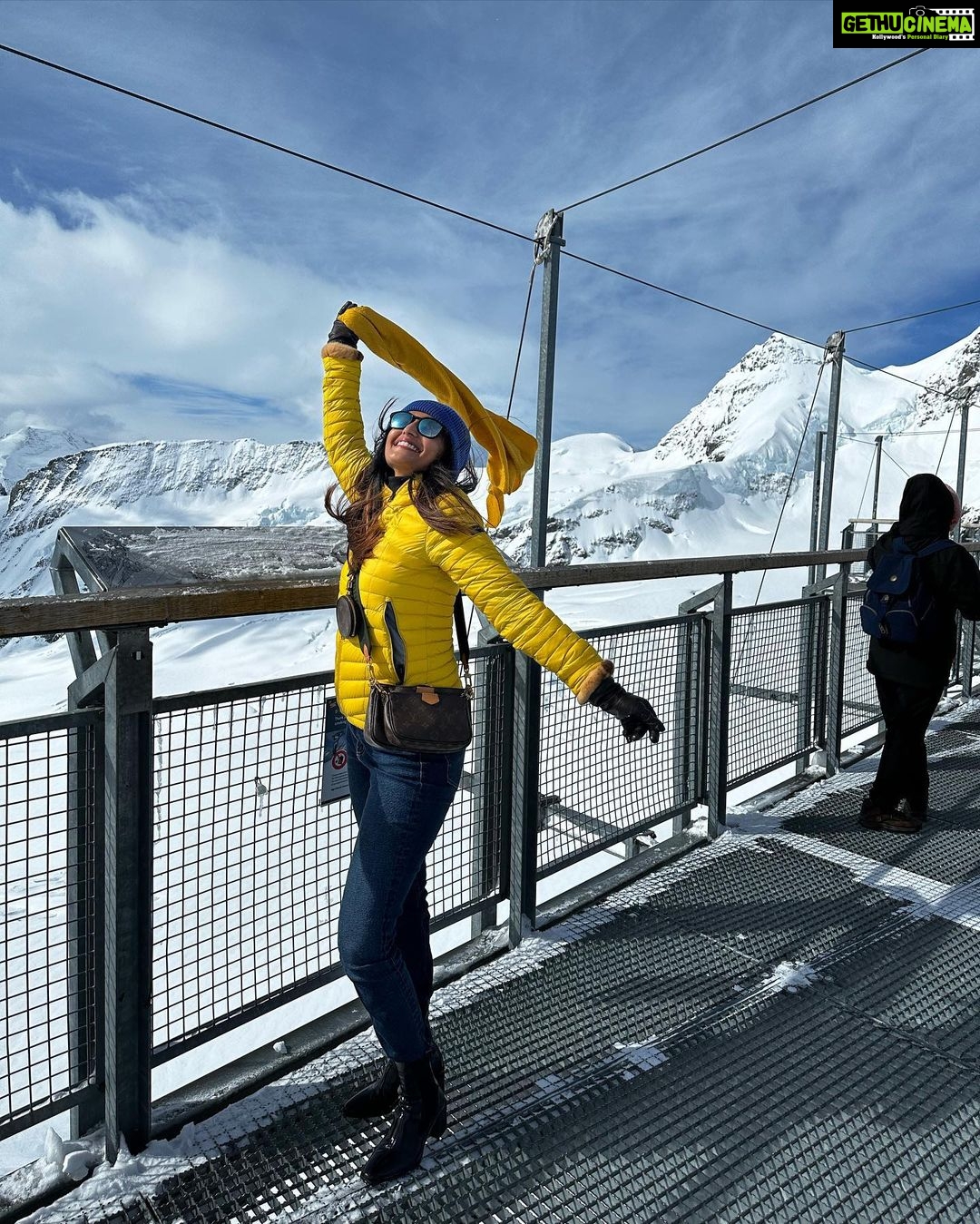 Reba Monica John Instagram - Had some special filmy moments in Switzerland 💕🥹 best time ever with the best tribe-Familia ✨ #europetravel #lifethroughthelens #swissmountains #breathtaking #wanderlust #jungfraujoch🇨🇠Jungfrau - Switzerland