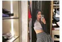 Reba Monica John Instagram - This is what living out of a suitcase looks like and it’s chaos, but I truly am grateful for all that I am capable of doing right now and I wouldn’t have it another way ✨ So take a moment , breatheee and believe the universe has great plans for you! Sending you all lots of good energy 🧿 #lovelaughlive #calminchaos #gratefulheart #blessed #lovinglife Home Home Sweet Home :)