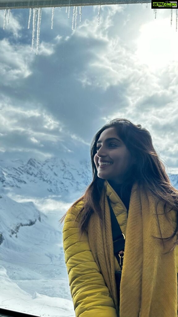 Reba Monica John Instagram - Honestly, the first ever time I’ve been speechless, spellbound, emotional, all at once. I believed the whole time I’d reached heaven, I’m not going to lie. Here’s a glimpse of probably 0.1% of the breathtaking beauty that Switzerland is. Hope this makes you smile ✨ #switzerland #jungfrau #toogoodtobetrue #canttakemyeyesoffyou #serendipity #swissmountains #ifheavenisaplaceonearth #traveleurope #eurotrip