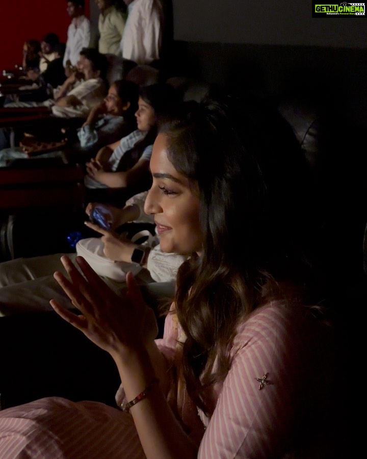 Reba Monica John Instagram - All smiles at our teaser release event! So overwhelmed and elated to receive such amazing response. Cannot wait to see how much you like our movie. Samajavaragamana in theatres May 18th onwards ✨ Hair @prakash_kasara Wearing @drzya_ridhisuri 🌸 #telugudebut #samajavaragamana #releasingsoon #hyderabad #teaserlaunch #grateful