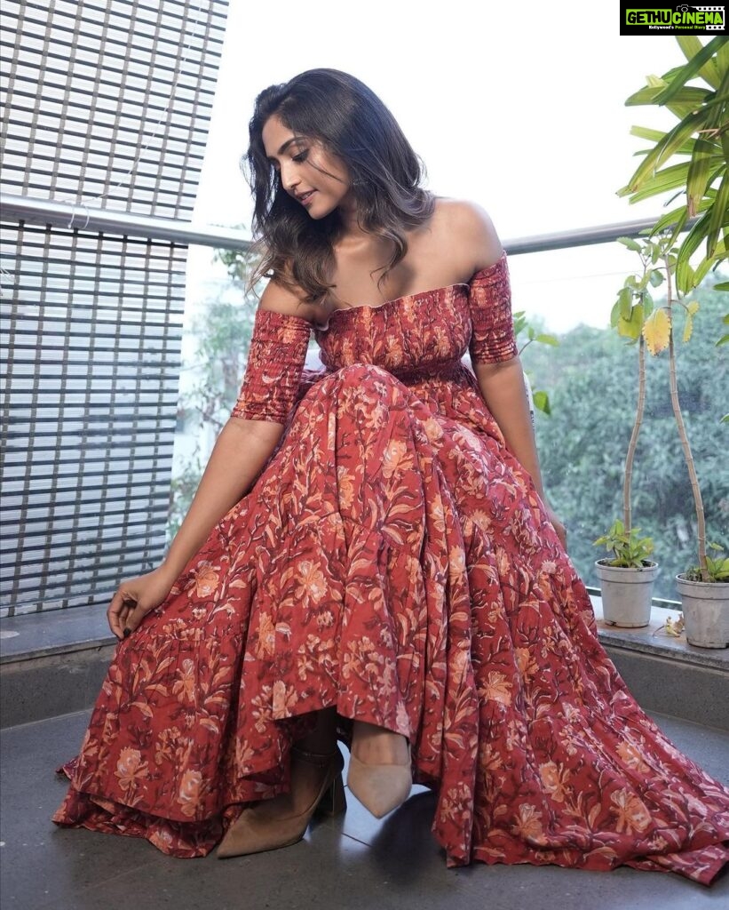 Reba Monica John Instagram - I got to live my Indian Cinderella moment in this dress, I swear 💕 Promoting my debut Telugu film Samajavaragamana which releases on 18th May ✨ see you soon in the theatres ?