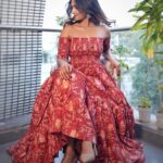 Reba Monica John Instagram - Hawa hawaiiii🌸 Indo western for the win ✨ for Samajavaragamana promotions, againnnn save the date! 18th May it is ❤️ Hair @prakash_kasara Make up- Yours truly 📸 @relivevisuals 💥 #samajavaragamana #telugucinema #debutante #indowestern #incinemassoon