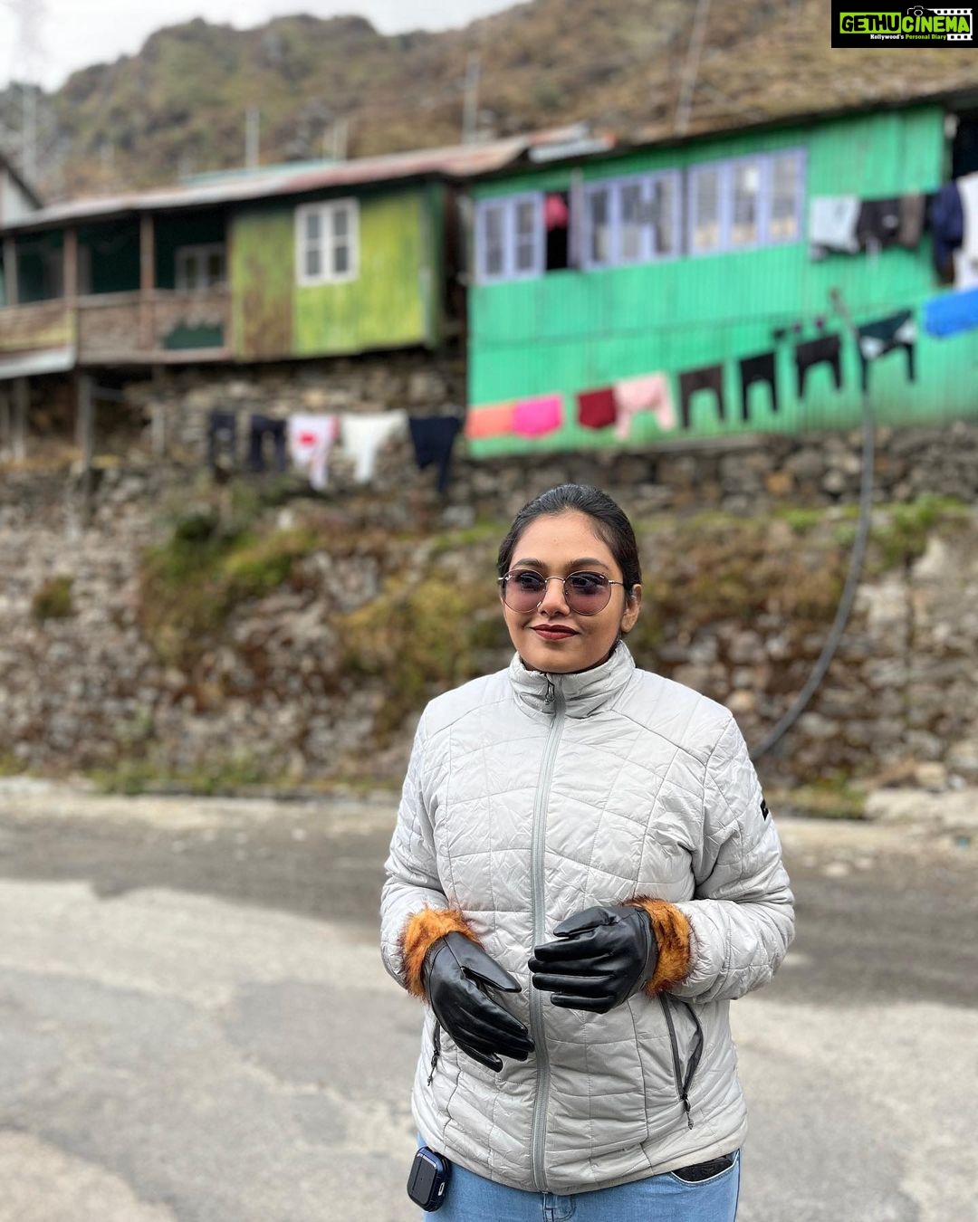 Rebecca Santhosh Instagram - Ice dump 🥶 Sikkim