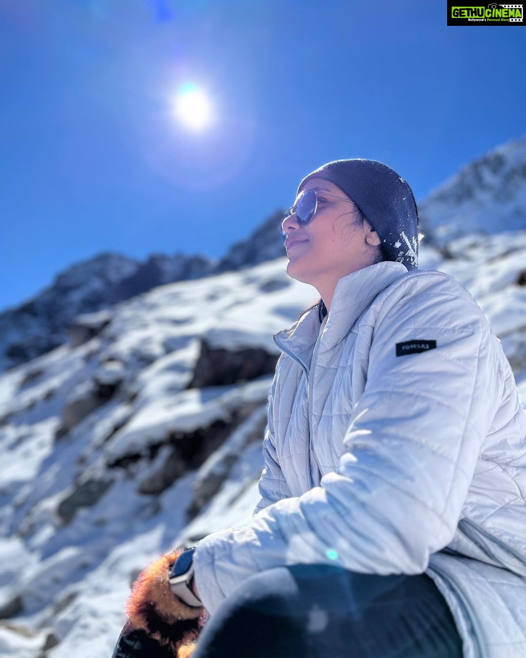 Rebecca Santhosh Instagram - Sikkim days ❤️ . . @sreejithvijayanofficial @sanjana.shailendra @4846_santhosh Kala Patthar, Thangu Sikkim
