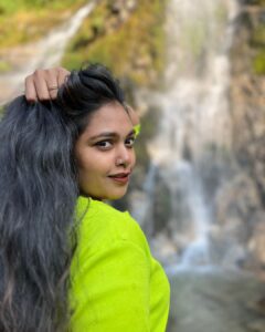 Rebecca Santhosh Instagram - Photo dump day 2 💚
.
.
@4846_santhosh 
.
.
Other side : @sreejithvijayanofficial