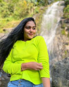 Rebecca Santhosh Instagram - Photo dump day 2 💚
.
.
@4846_santhosh 
.
.
Other side : @sreejithvijayanofficial