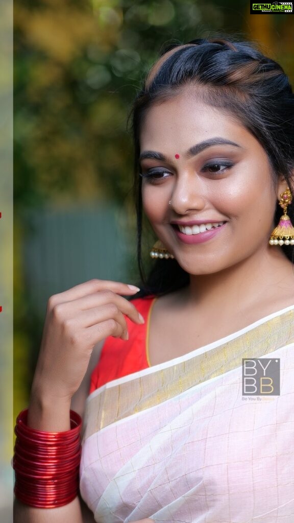 Rebecca Santhosh Instagram - "Simplicity is the ultimate sophistication" The wait is over!! We're launching our very first piece from our Onam collection, "Chamak". . Product code : SA01 @bybbecca DM for details . . . MUH : @rajusha_make__over Orenaments: @kajal_jewellery #onamsaree #onamreels #onamcelebration #onamdress #malayali