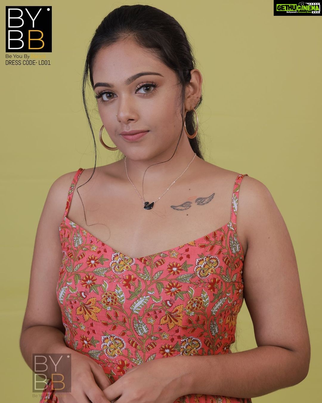Rebecca Santhosh Instagram - The joy of dressing is an art ✨ . . Product code: LD 02 launching price : 799/- + shipping DM for size chart DM @bybbecca or WHATSAPP on 9074003214 for orders Material:cotton fabric with lining . . We dispatch our orders as follows *Orders on Sunday and Monday will be dispatched on Thursday *Orders on Tuesday and Wednesday will be dispatched on Saturday *Orders on Thursday Friday and Saturday will be dispatched on Monday . Cancellation policy is as follows *Damages if any should be reported within 24 hours * Opening and packing video(while returning is mandatory) * Charges for courier while returning is refundable #getbeccafied #bybbecca #beyoubybecca #casualoutfit #officewear #collegewear