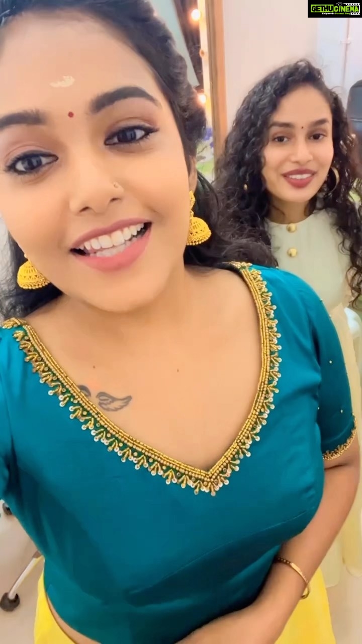 Rebecca Santhosh Instagram - Sooryamugammmmm 😁 @akhilasteph @bbn_puthenpurackal @ann_._rose