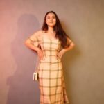 Reem Shaikh Instagram – Make a statement this summer with beautiful dresses that are perfect for any occasion. Browse the wide range of summer styles on Amazon India and stay on-trend. 

To get my look, search for below codes on Amazon: 

VERO MODA Knee-Length Dress – B07VFTR1Y8
Lavie  Oval Frame Clutch – B094J4MJBQ

#HarPalFashionable #AmazonIndia #AmazonFashion