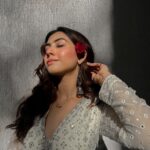 Reem Shaikh Instagram - Your skin smells like light, I think you are the moon. 🌙