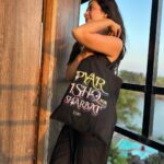 Reem Shaikh Instagram - "Say goodbye to plastic bags and hello to sustainable style with our reusable cloth tote bag! 🌍👜 @reem_sameer8 promoting sustainability with the ZA tote bag. "Made from 100% organic cotton, our tote bag is not only good for the environment, but also for your style! Use it for groceries, shopping, or just as a cute accessory. 😍 #sustainablefashion #reuse #reducewaste"🌍👜 #sustainability #ecofriendly #totebag" SHOP NOW : @za.byzain