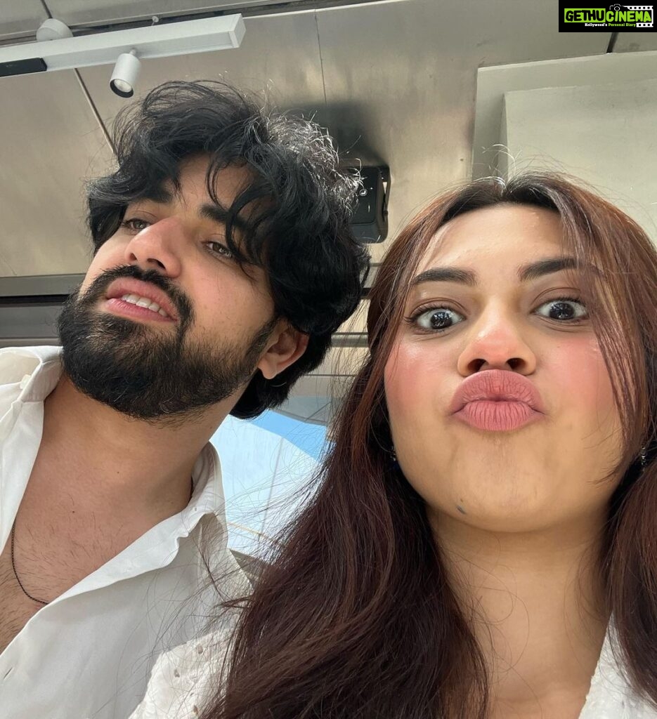 Reem Shaikh Instagram - Not a single day passes by where I don’t go into deep thinking ‘why is this annoying/irritating/saddu/ mota / Ajeeb human being still my bestie’ But then also not a single day can pass by without having your annoying ass around. Happiest birthday bestieeee, Congratulations on your new venture @za.byzain Moteeee bhalu. I’m so so proud of you , may Allah bless you with everything you wish for because you have a heart of gold, May allah always keep you health. 🤍🧸