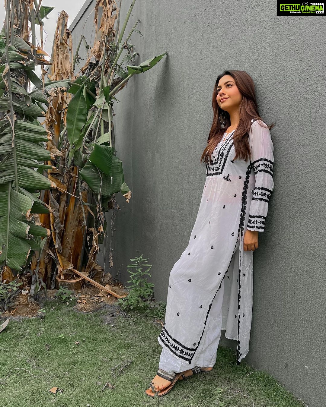 Reem Shaikh Instagram - Wearing - @houseofchikankari.in