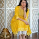 Reenu Mathews Instagram – Yellow Yellow 💛 Summer is here… 
Thank you @zaibee__  for this lovely salwar 🤗
@vibethinks
.
.
#summeroutfits 
#comfyoutfit 
#yellowlove 
#reenumathews Emirate of Dubai