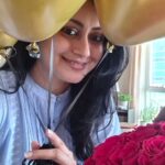 Reenu Mathews Instagram - Just Peepin to say Good morning to my lovely Fam 🧿 Thank you so much Beenzchattambi @beemj_ for this yummy surprise ❤️ Love you🤗 . . #sweetsurprises #friendslikefamily #lifeindubai #bloomingbox #reenumathews #dubaiinfluencer #lifestyleblogdubai Emirate of Dubai