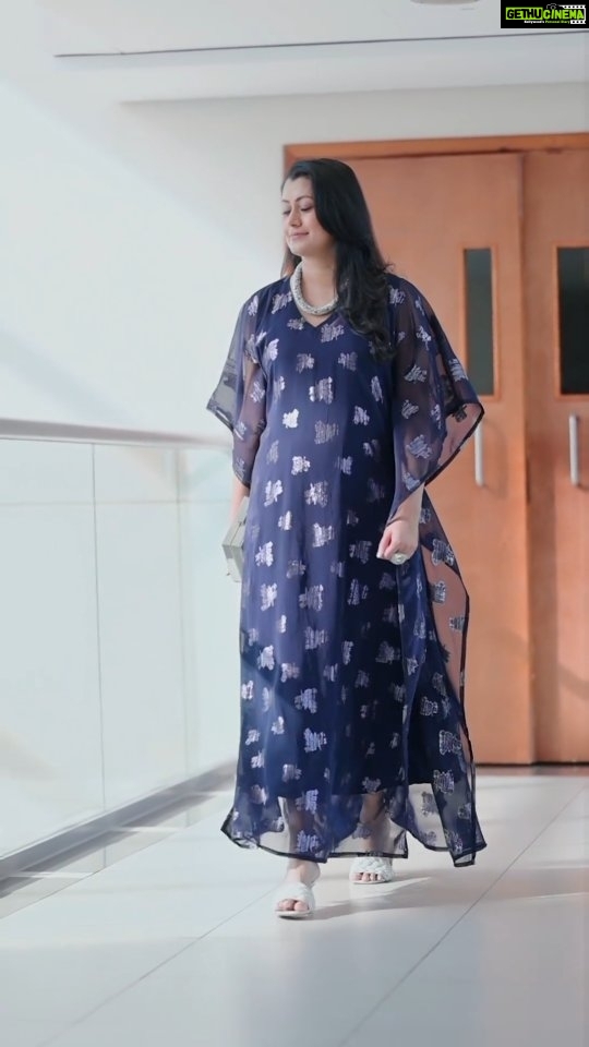 Reenu Mathews Instagram - Kaftan season is here💙🧿 In love with this lovely kaftan @resha_by_rehana_shana 📸 @vibethinks #kaftanseason #reelswithreenu #kaftanlovers #lifeindubai #dubaiinfluencer #reenumathews