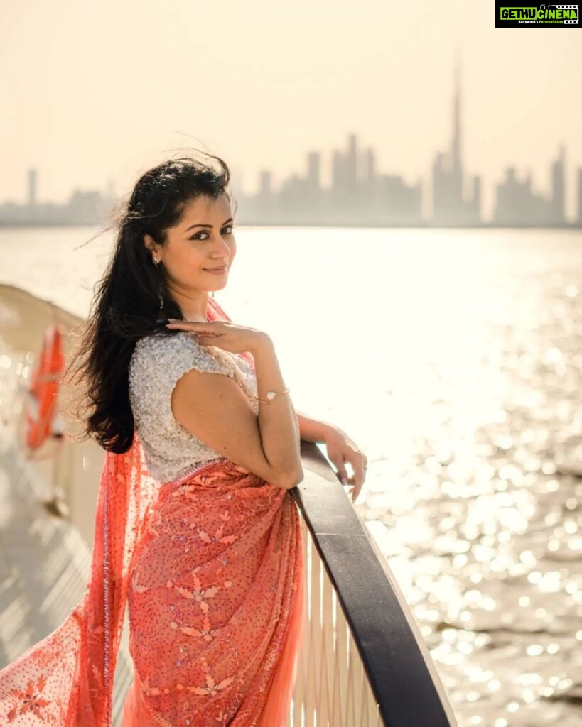 Reenu Mathews Instagram - I loved it. I draped it. I clicked pics. . . #sareelove #sareelover #sixyardsofelegance #mydubaiwithlove #dubaicreekharbour #dubaiinfluencer #reenumathews Dubai Creek Harbour