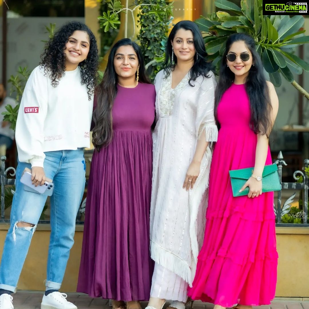 Reenu Mathews Instagram - Jab we met in Dubai 💕 📸 @vipin_nairs . . #fruitbaedubai #lifeindubai Dubai, UAE