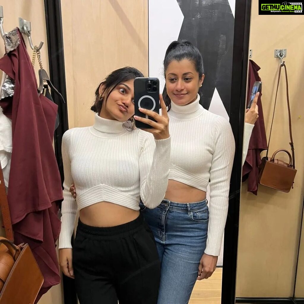 Reenu Mathews Instagram - Fun times in the dressing room with deary @miss_ebamarie 😍 I was never a fan of croptops. But somehow loved this one. Think i will try more of it. What do you guys think? Let me know. And guess what,we both ended up buying it too😉 . . #funnytimes #dressingroomshenanigans #galinwhite #friendshipedit #galsdayout Dubai, United Arab Emirates