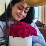Reenu Mathews Instagram - Just Peepin to say Good morning to my lovely Fam 🧿 Thank you so much Beenzchattambi @beemj_ for this yummy surprise ❤️ Love you🤗 . . #sweetsurprises #friendslikefamily #lifeindubai #bloomingbox #reenumathews #dubaiinfluencer #lifestyleblogdubai Emirate of Dubai