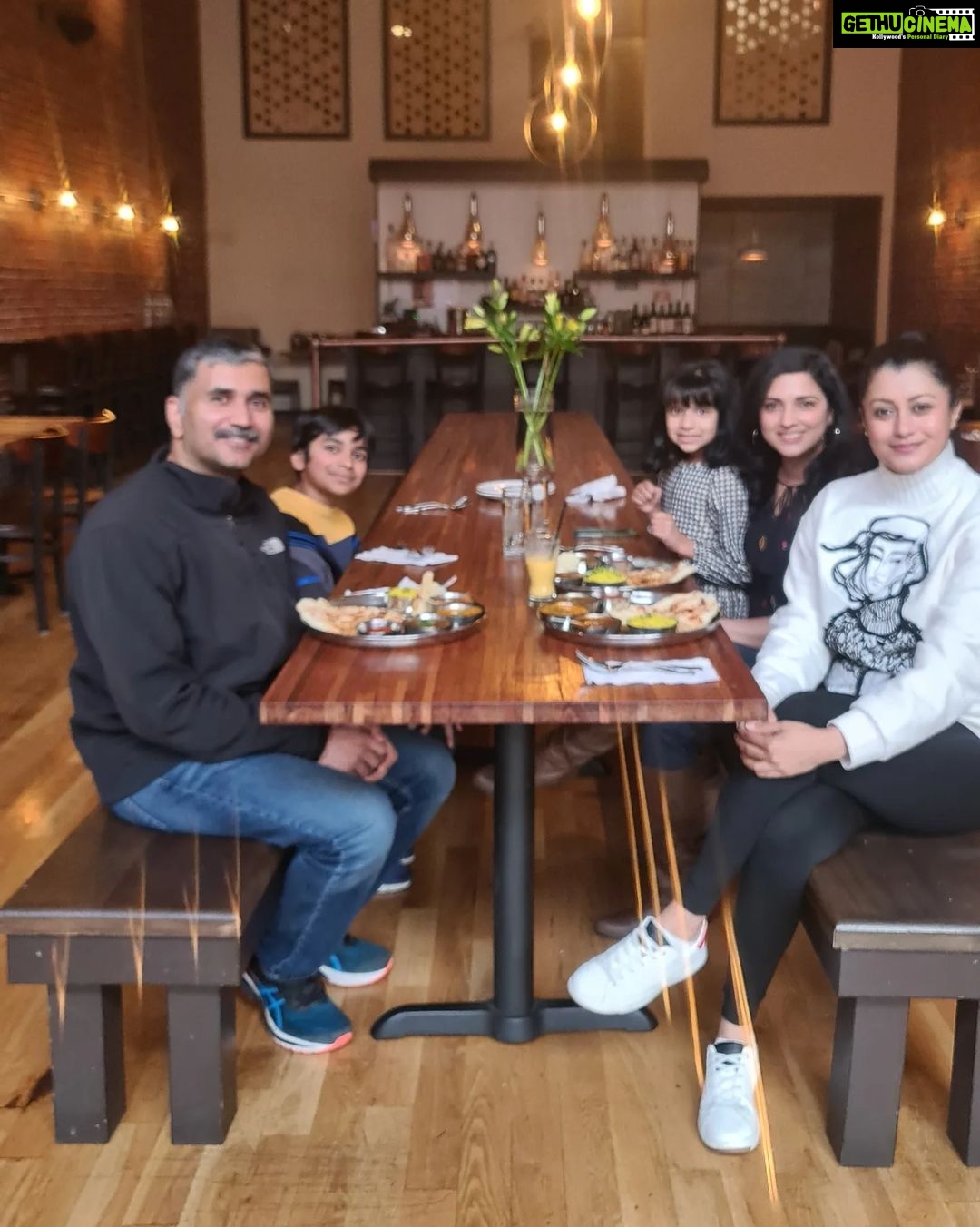 Reenu Mathews Instagram - Lovely meet up after 3yrs in Seattle😍 @maya_yummyoyummy . . #seattle #friendshipedit #friendsinstreets