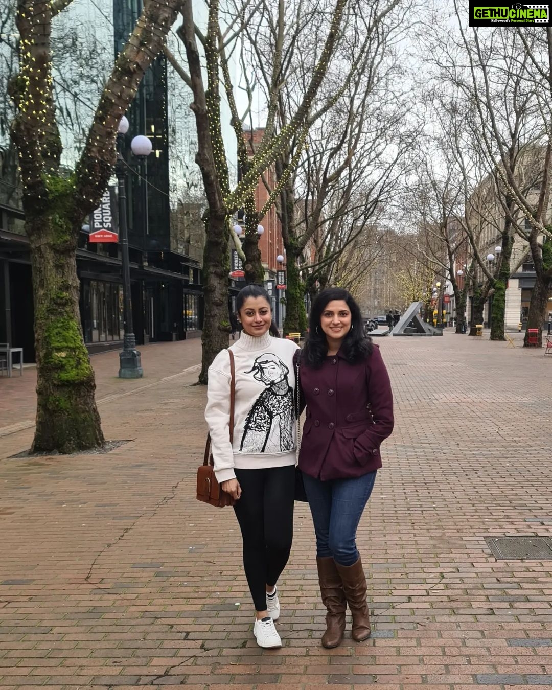 Reenu Mathews Instagram - Lovely meet up after 3yrs in Seattle😍 @maya_yummyoyummy . . #seattle #friendshipedit #friendsinstreets