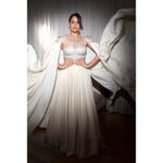 Regina Cassandra Instagram – Flow-fully 🌊
@agunjofficial @voycejewellery
@jenimakeupartist7 @nat_chava
@darshan6289photography
@stylebynavyaanddivya