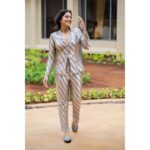 Regina Cassandra Instagram - Holy holy moly… 🫢 @ggofficial.18 @shayagrams @fizzygoblet @jenimakeupartist07 @nat_chava @miteshsphotography @stylebynavyaanddivya