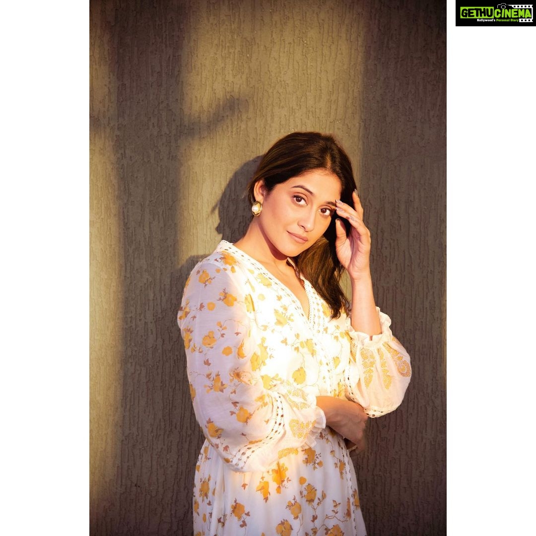 Regina Cassandra Instagram - @_shrutisancheti @houseofshikha @jenimakeupartist07 @sudharsanphotography @stylebynavyaanddivya