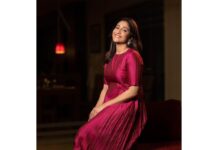 Regina Cassandra Instagram - The heart always knows… @chokhi.chorri @mortantra @loveforjuttis @rougemakeover @zerogravityphotography @stylebynavyaanddivya