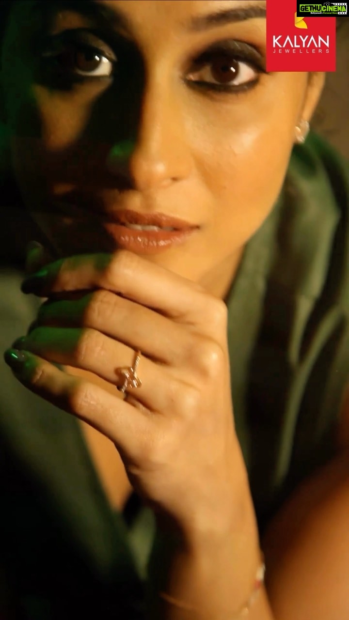 Regina Cassandra Instagram - #SayItWithSomethingSpecial 💚 @kalyanjewellers_official
