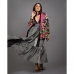 Regina Cassandra Instagram – 🌚 moon tings 
@ilovepero @houseofshikha @hairbydrishya
@jenimakeupartist07 @pranav.foto
@stylebynavyaandivya