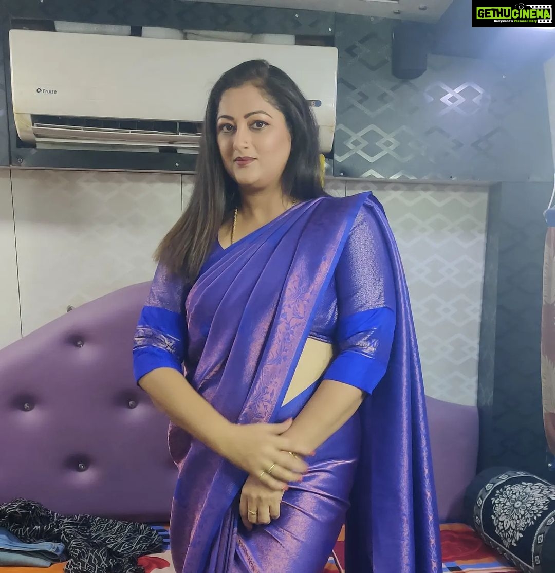 Rekha Krishnappa Instagram - When just saree makes you happy π Any time, anywhere, you can wear a saree , π And be beautiful β€οΈ Saree by @saishrithestyleinyou #sareetime #sarees #sareelove #instasaree #instasarees #shootingspot #shootinglocation Chennai, India