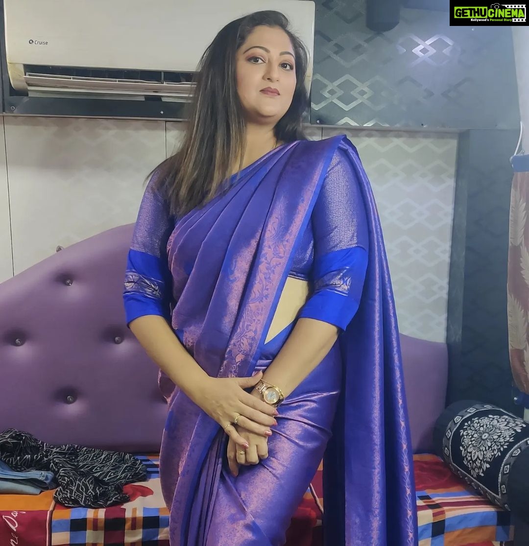 Rekha Krishnappa Instagram - When just saree makes you happy π Any time, anywhere, you can wear a saree , π And be beautiful β€οΈ Saree by @saishrithestyleinyou #sareetime #sarees #sareelove #instasaree #instasarees #shootingspot #shootinglocation Chennai, India