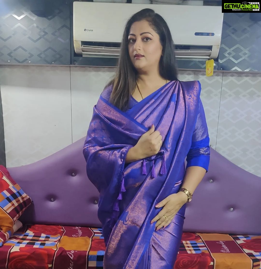 Rekha Krishnappa Instagram - When just saree makes you happy π Any time, anywhere, you can wear a saree , π And be beautiful β€οΈ Saree by @saishrithestyleinyou #sareetime #sarees #sareelove #instasaree #instasarees #shootingspot #shootinglocation Chennai, India